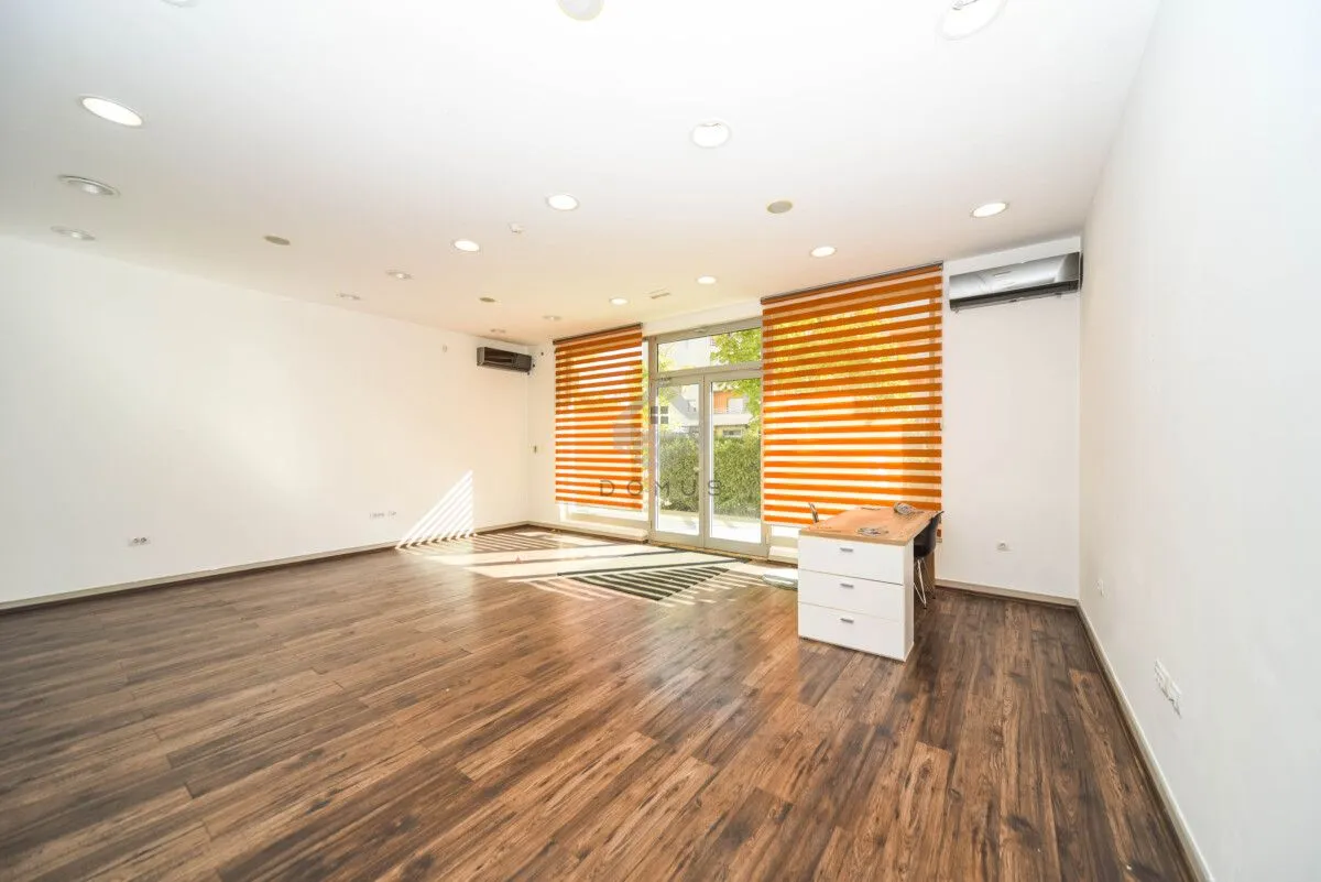 Rent, office space, 102m², City Kvart, Podgorica