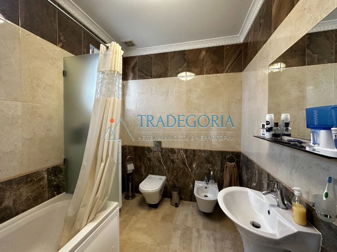 Sale, house, 859m², Dobra Voda, Bar