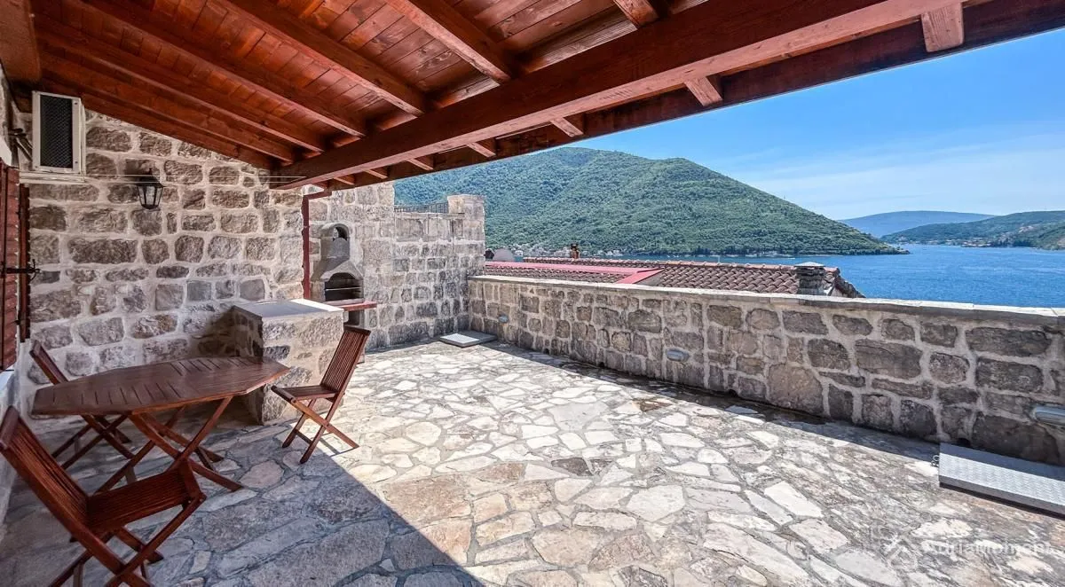 Prodaja, dvosoban stan, 87m², Perast, Kotor