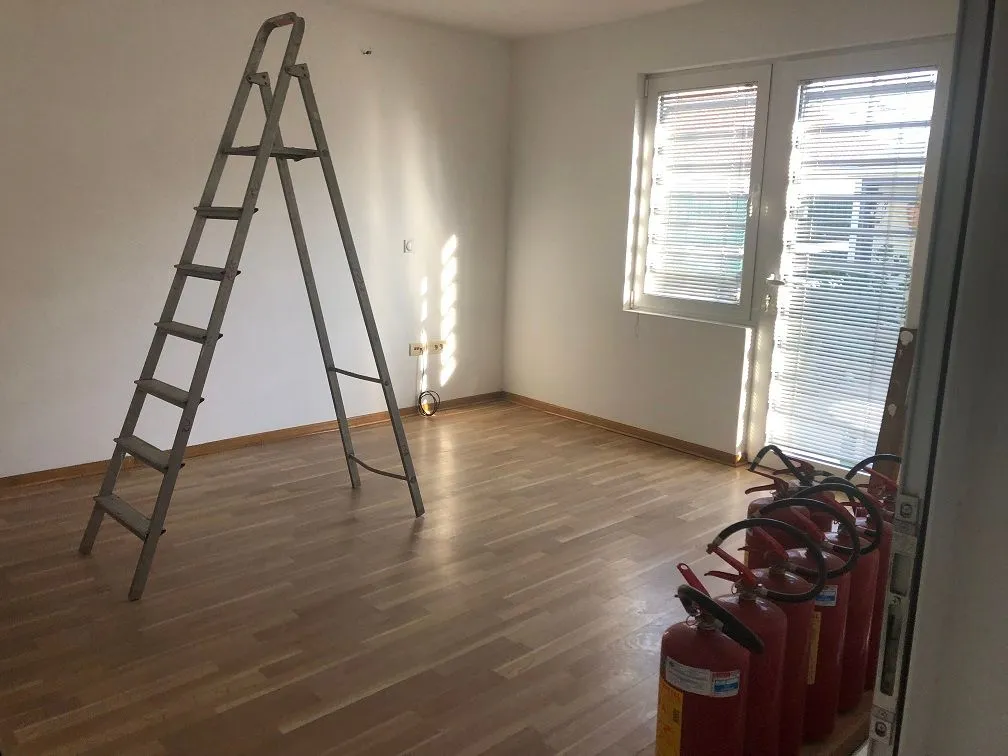 Rent, office space, 200m², Zemun Ugrinovci, Zemun Sve Podlokacije