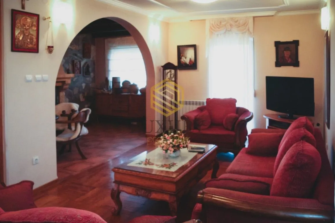 Rent, house, 200m², Donji Kokoti, Podgorica