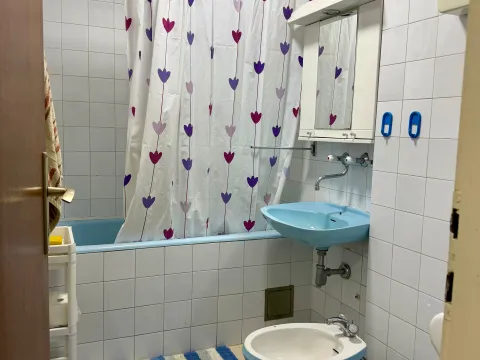Izdavanje, dvosoban stan, 80m², Centar, Bar - image 7