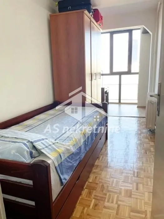 Rent, four bedroom apartment, 93m², Cvetni Trg, Vračar Sve Podlokacije