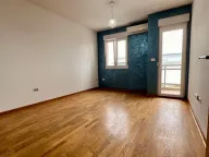 Izdavanje, jednosoban stan, 42m², City Kvart, Podgorica - image 1