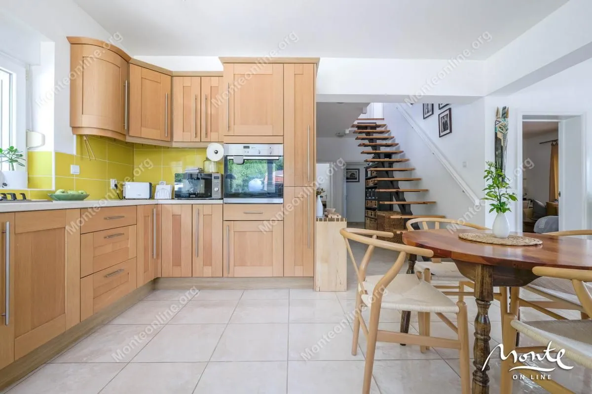 Sale, house, 177m², Krimovica, Kotor