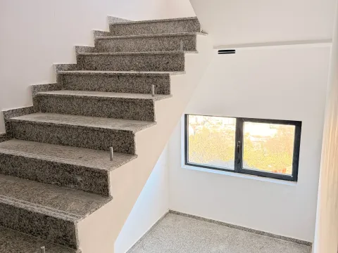 Prodaja, jednosoban stan, 47m², Pinješ, Ulcinj - image 12