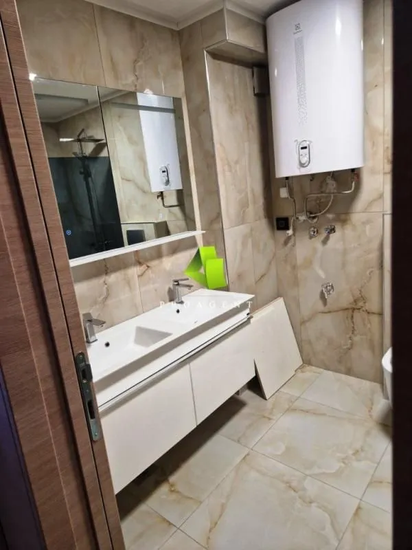 Rent, office space, 344m², Palilula, Niš