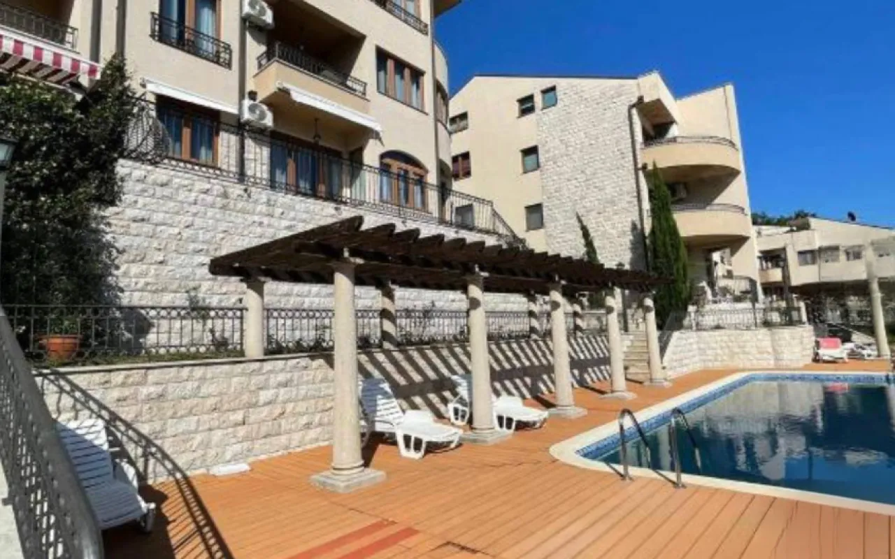 Prodaja, dvosoban stan, 75m², Herceg Novi, Crna Gora