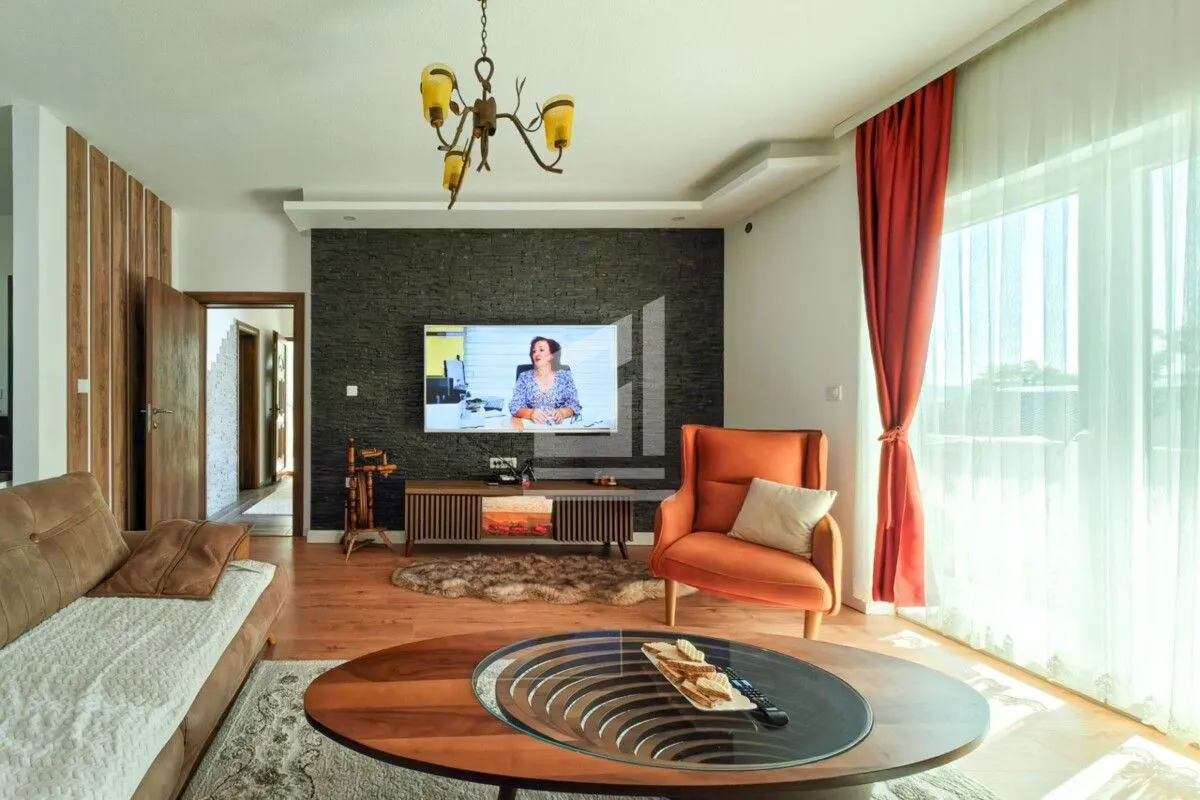 Prodaja, kuća, 220m², Bar, Crna Gora