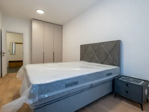 Izdavanje, jednosoban stan, 57m², Momišići, Podgorica - image 5