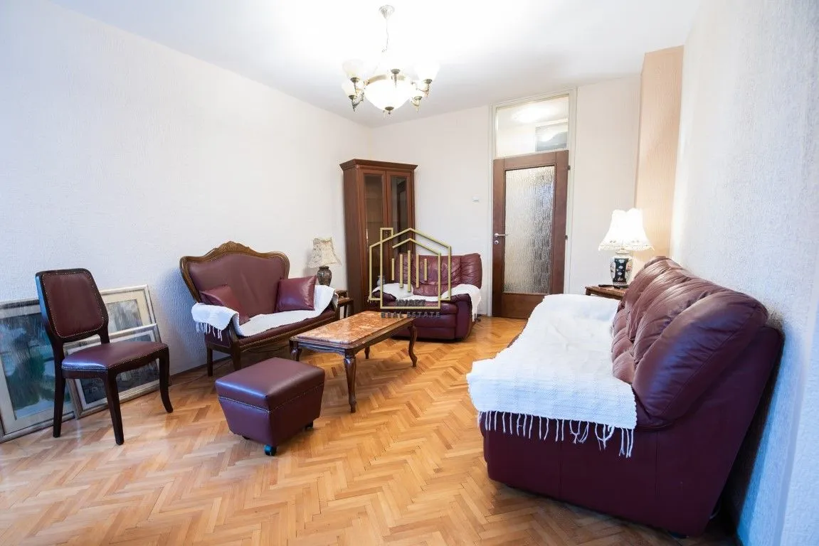 Izdavanje, dvosoban stan, 90m², Preko Morače, Podgorica