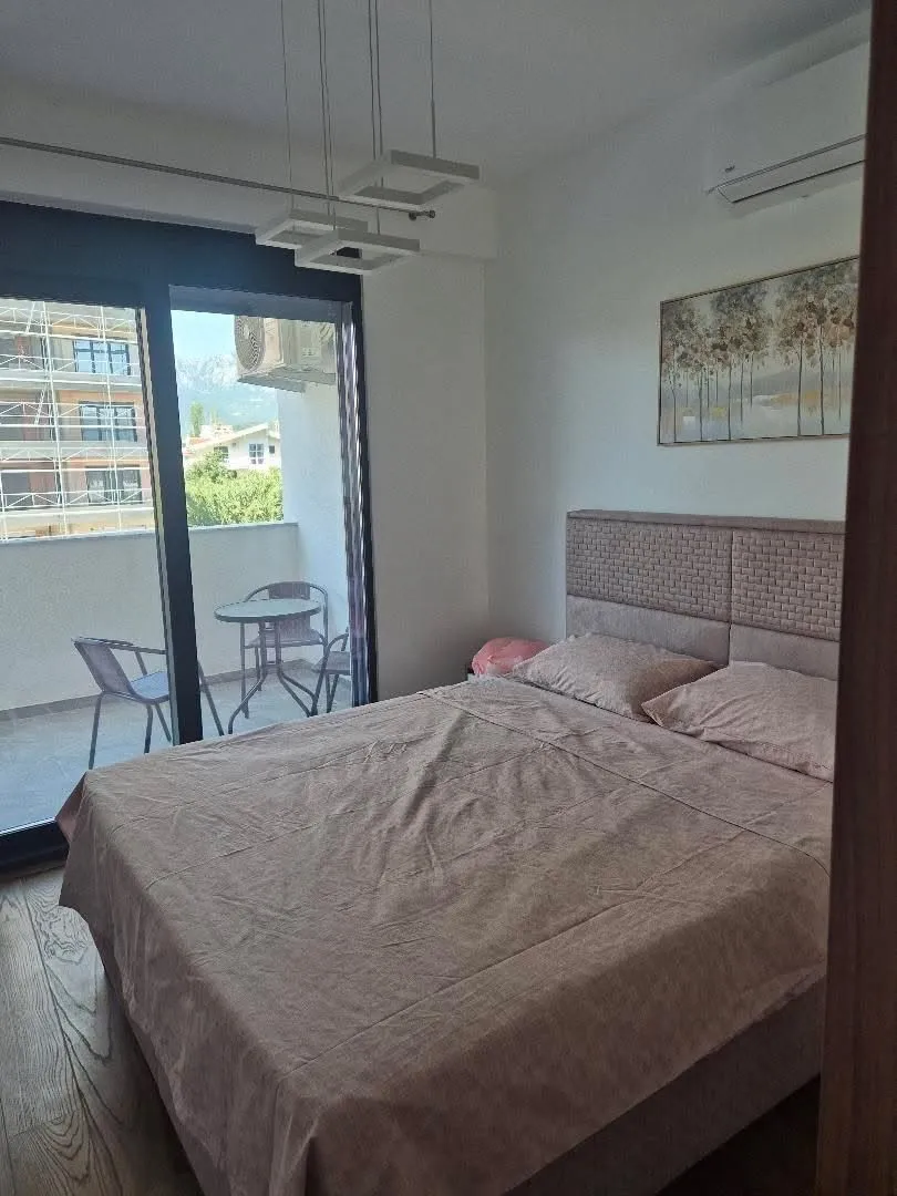Rent, one bedroom apartment, 49m², Centar, Bar