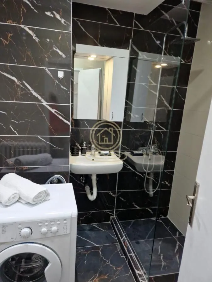 Rent, three bedroom apartment, 75m², Vračar Sve Podlokacije, Beograd