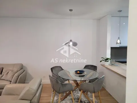 Izdavanje, trosoban stan, 82m², Novi Beograd Sve Podlokacije, Beograd - image 9