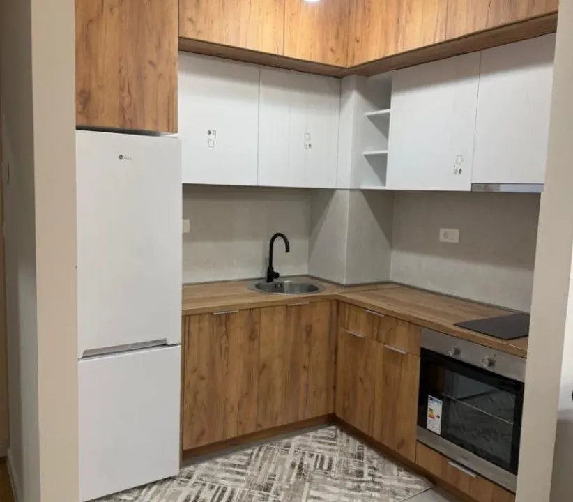 Izdavanje, jednosoban stan, 40m², Central Point, Podgorica