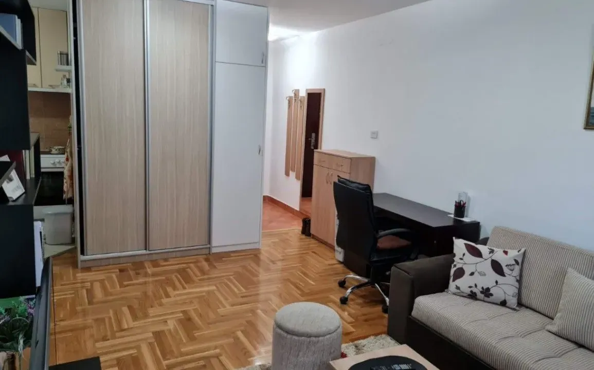 Izdavanje, jednosoban stan, 43m², City Kvart, Podgorica