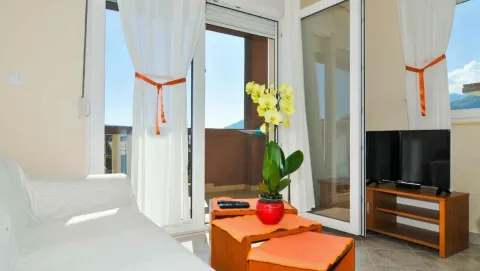 Izdavanje, jednosoban stan, 50m², Seljanovo, Tivat - image 3