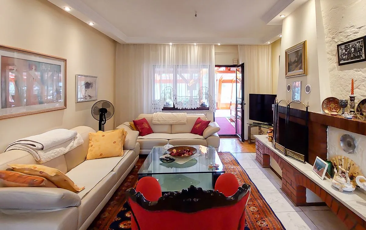 Prodaja, kuća, 295m², Sremčica, Beograd