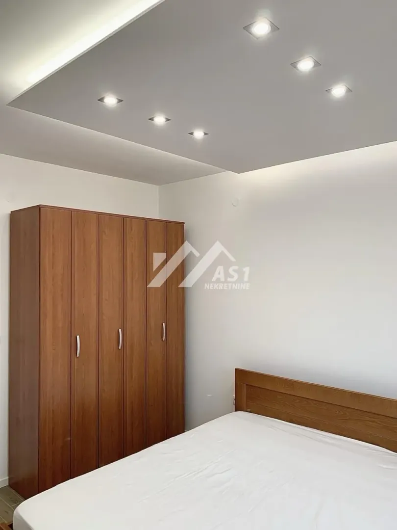 Izdavanje, trosoban stan, 77m², Veternička rampa, Novi Sad Sve Podlokacije
