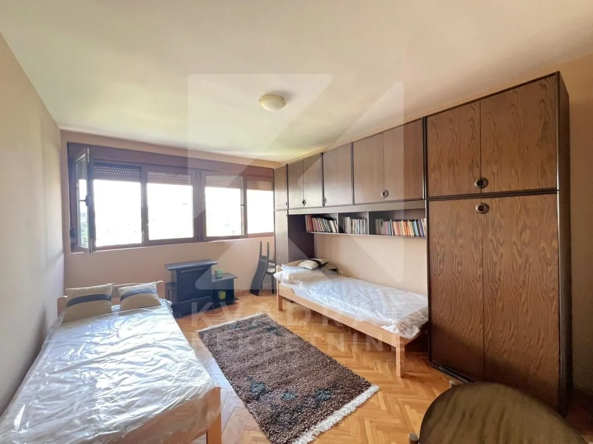 Rent, two bedroom apartment, 65m², Pejton, Podgorica
