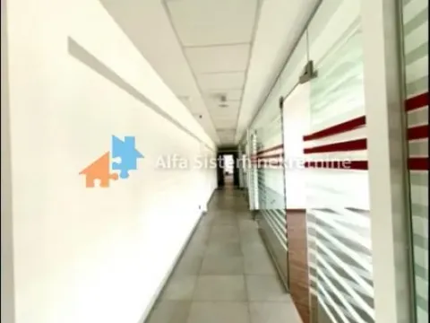 Rent, office space, 325m², Retenzija, Beograd - image 15