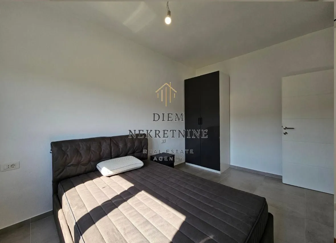 Izdavanje, dvosoban stan, 115m², Polje, Bar