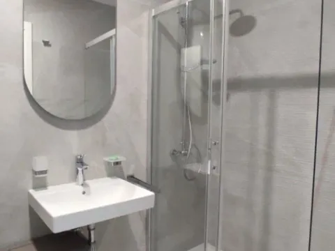 Izdavanje, jednosoban stan, 47m², Central Point, Podgorica - image 8