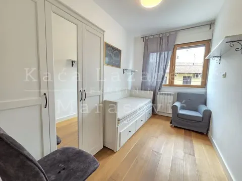 Rent, two bedroom apartment, 57m², Savski Venac, Beograd - image 9