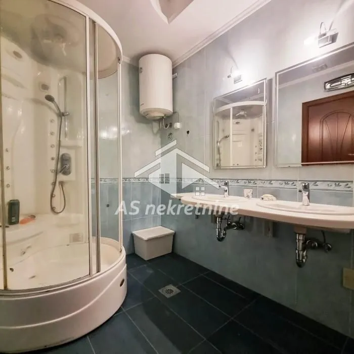 Rent, three bedroom apartment, 120m², Stari Grad, Beograd