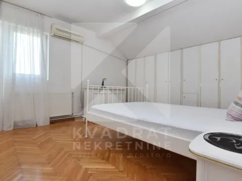 Izdavanje, kuća, 250m², Zagorič, Podgorica - image 14