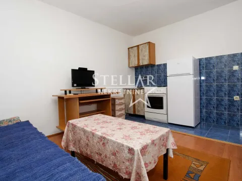 Izdavanje, kuća, 27m², Zagorič, Podgorica - image 3