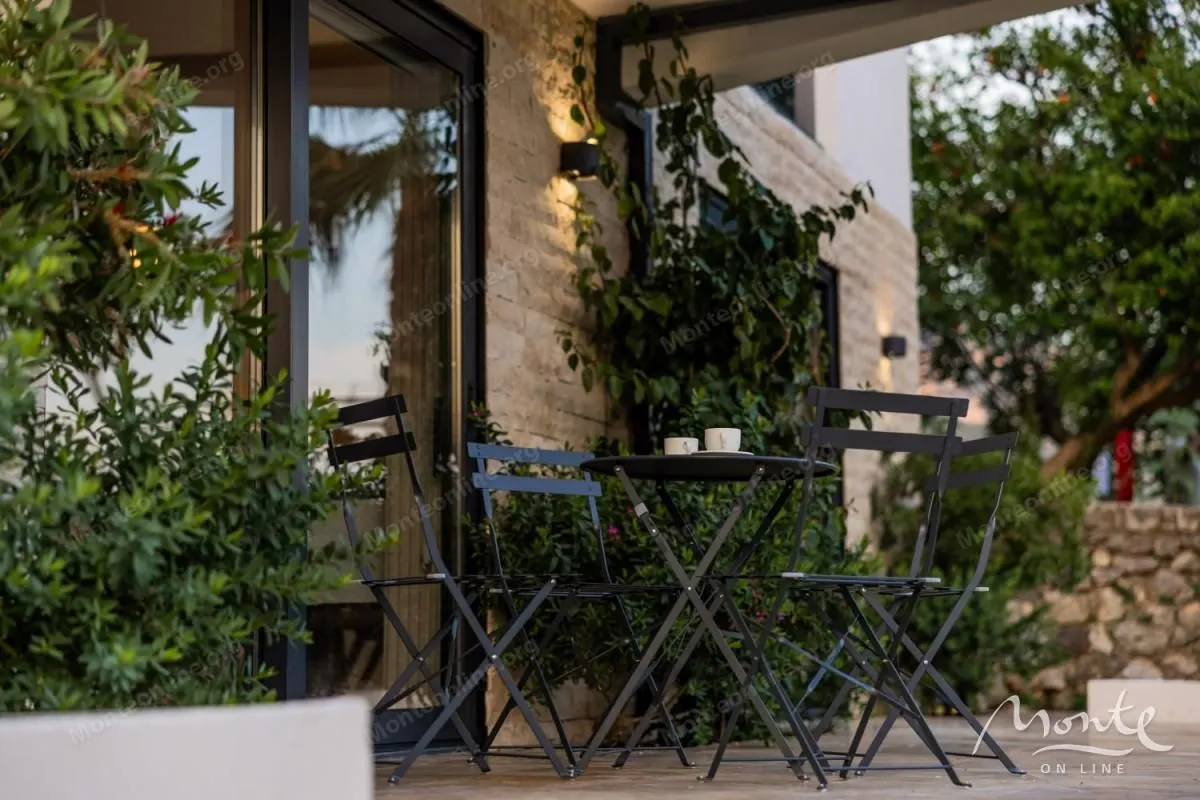 Sale, house, 300m², Markovići, Budva