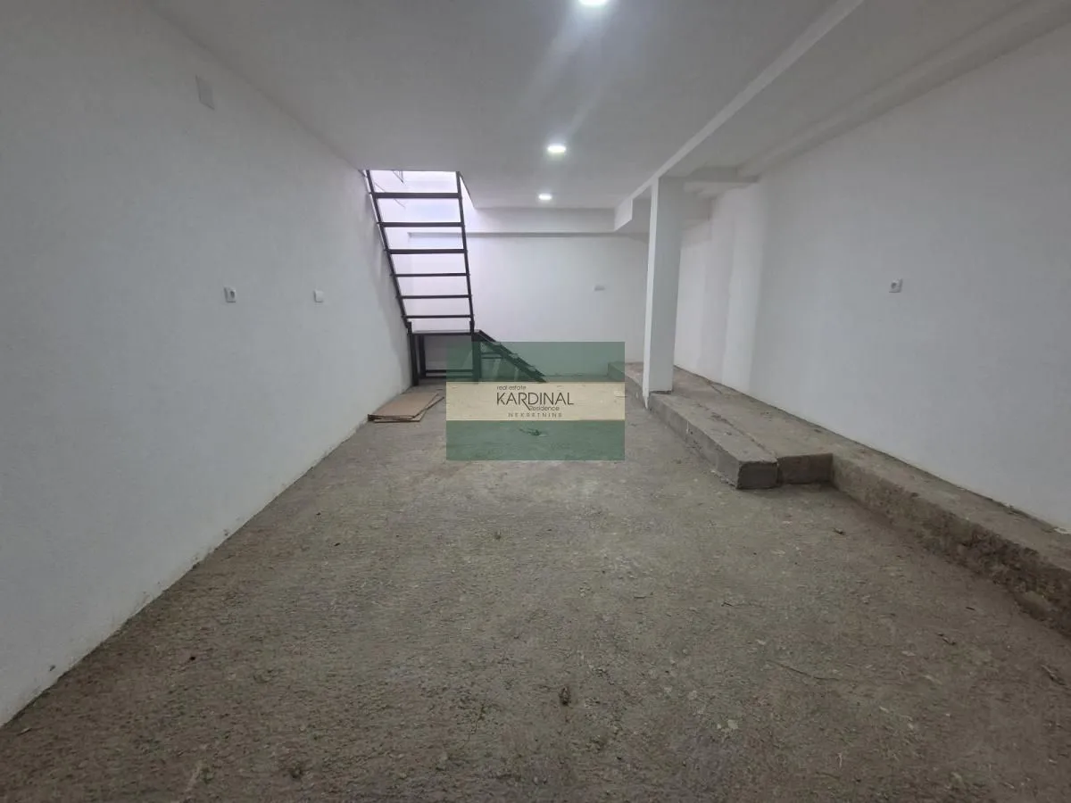 Rent, office space, 75m², Jagodina, Srbija