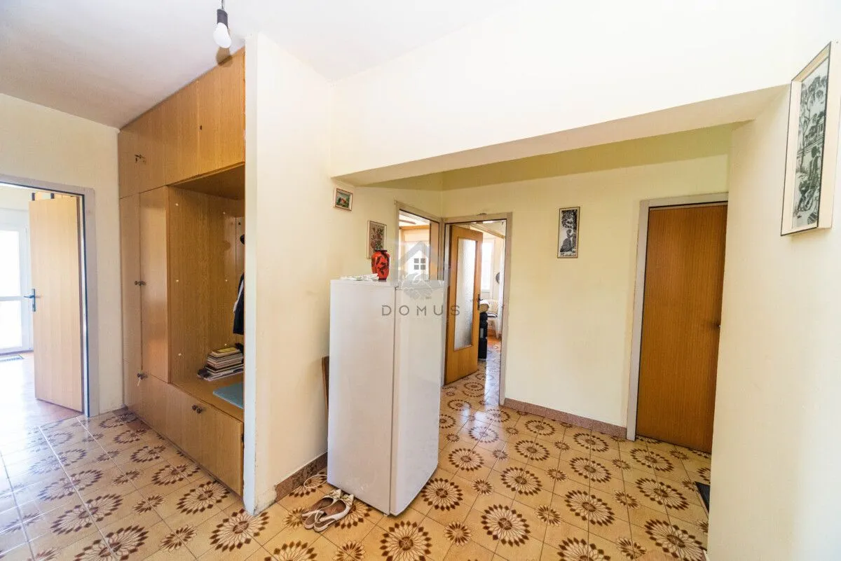 Sale, house, 320m², Zlatica, Podgorica