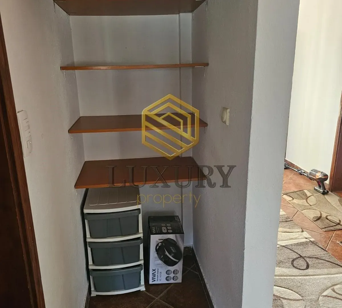 Izdavanje, trosoban stan, 100m², Masline, Podgorica
