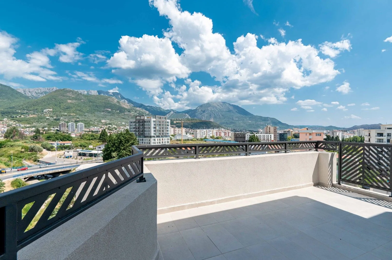 Sale, three bedroom apartment, 120m², Centar, Bar