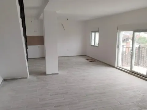 Prodaja, trosoban stan, 108m², Gornja Gorica, Podgorica