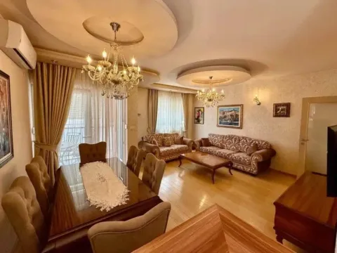 Izdavanje, trosoban stan, 100m², City Kvart, Podgorica - image 2