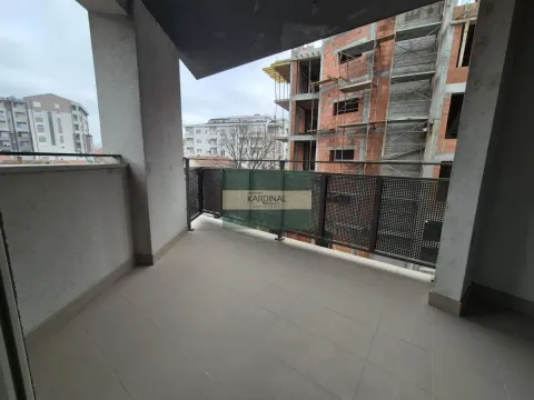 Izdavanje, četvorosoban stan, 97m², Centar, Paraćin - image 11