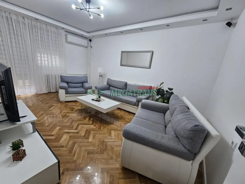Izdavanje, trosoban stan, 70m², Centar, Novi Sad