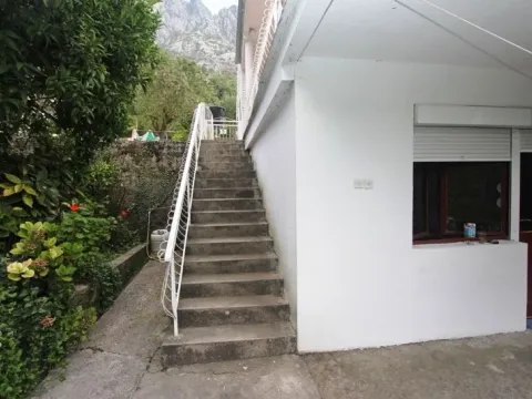 Prodaja, stan, 95m², Dobrota, Kotor - image 2