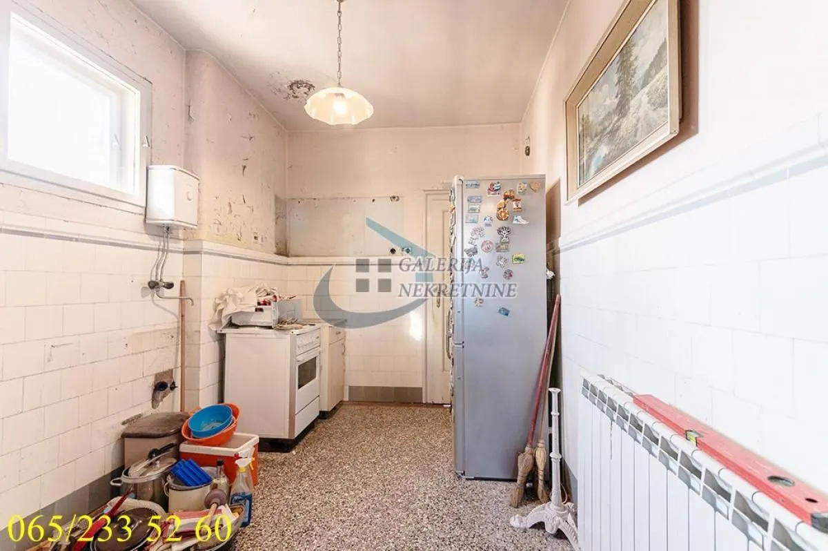 Prodaja, trosoban stan, 77m², Stari Grad, Beograd