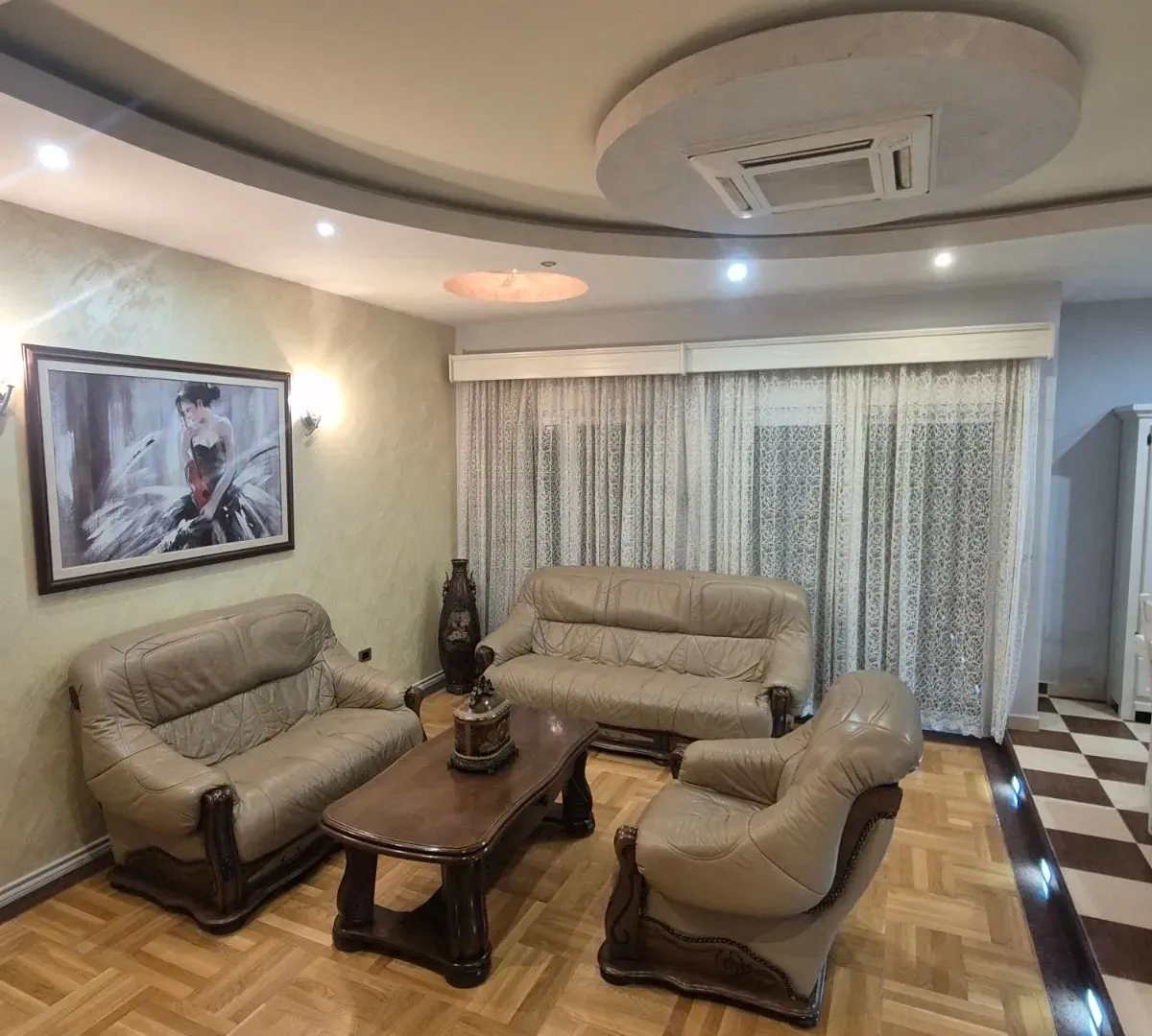 Izdavanje, dvosoban stan, 84m², Krivi Most, Podgorica