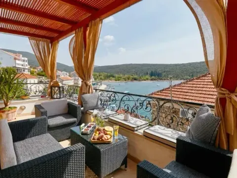 Izdavanje, kuća, 300m², Kotor, Crna Gora - image 2