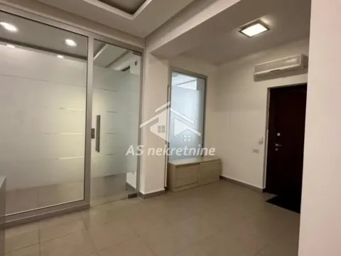 Izdavanje, stan, 223m², Kalenić Pijaca, Vračar Sve Podlokacije - image 16