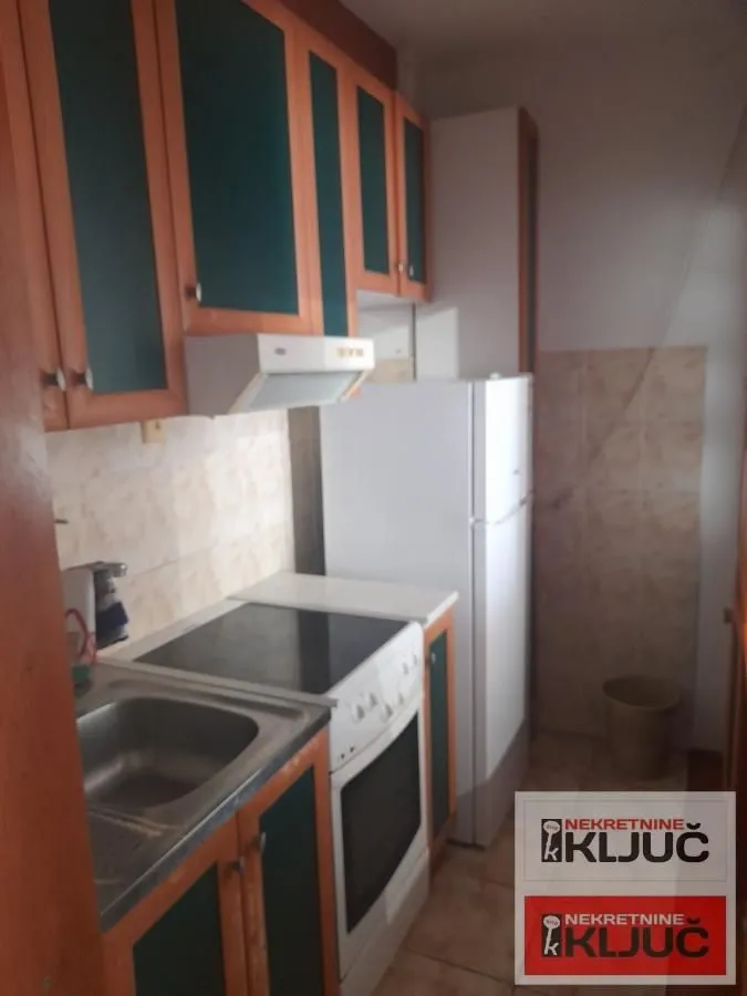 Izdavanje, garsonjera, 29m², Grbavica, Novi Sad Sve Podlokacije