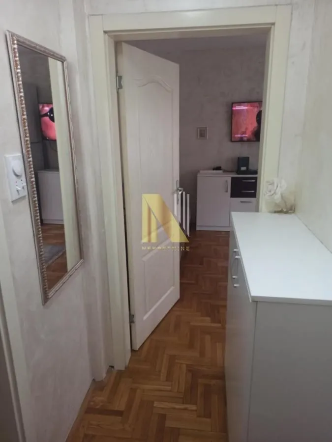 Izdavanje, garsonjera, 24m², Banatić, Novi Sad Sve Podlokacije
