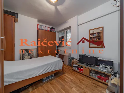 Sale, four bedroom apartment, 202m², Savski Venac, Beograd - image 7