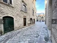 Prodaja, dvosoban stan, 78m², Kotor, Crna Gora - image 1