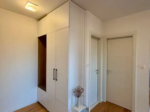 Prodaja, dvosoban stan, 70m², Central Point, Podgorica - image 5